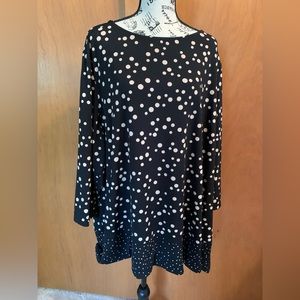 Avenue blouse. 26/28. Black with cream color dots. So comfy and professional. A+